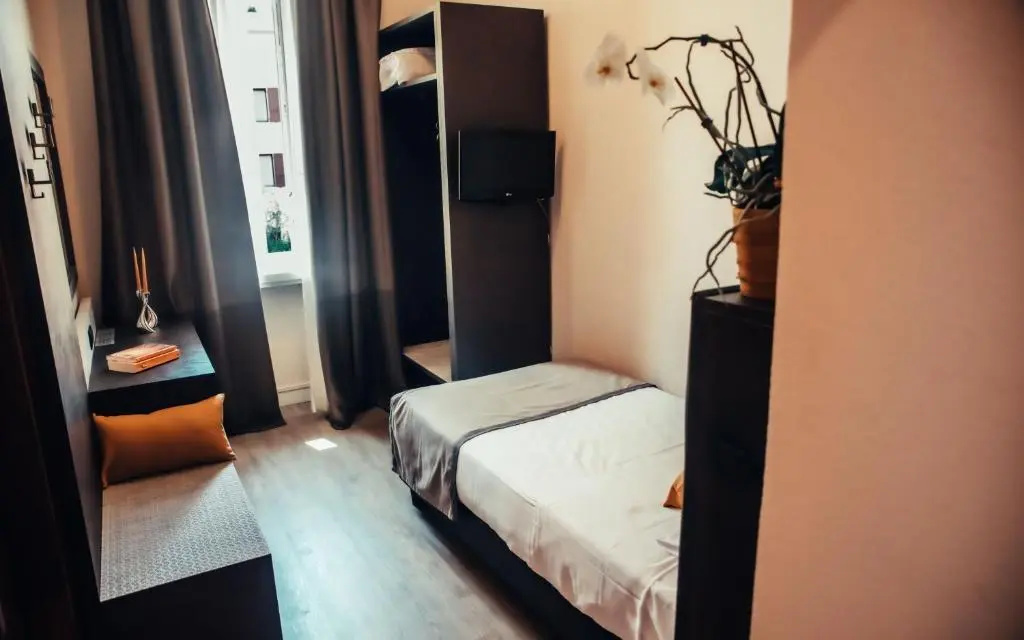 Economy room