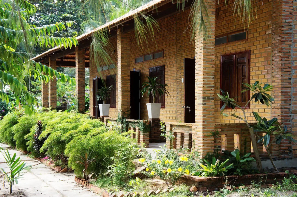 Bai Thom Cay Vong Nem Resort