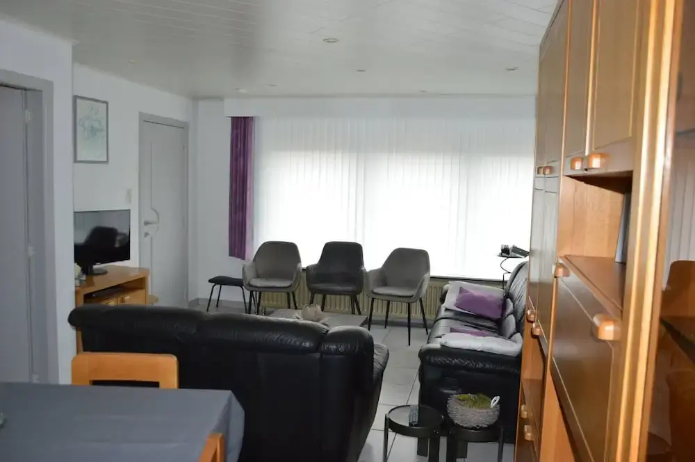 Charming Belgian Getaway in Oudsbergen - 3 Bedrooms & Garden - фото 9