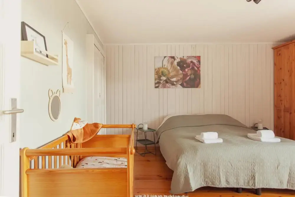 Authentic House With Playroom and Infrared Sauna - фото 7