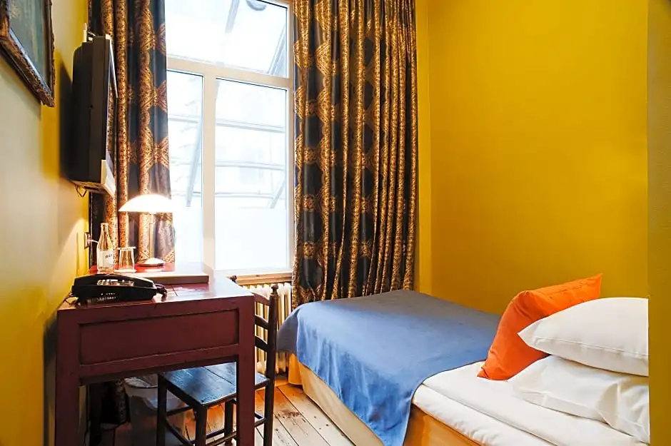 Economy room