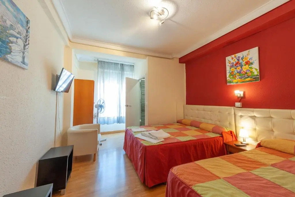 Standard Triple room