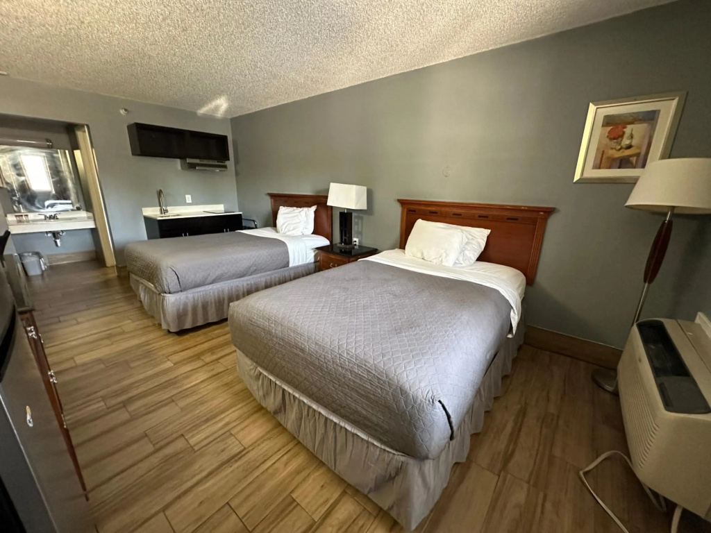 Home Suites Hill Country — 4