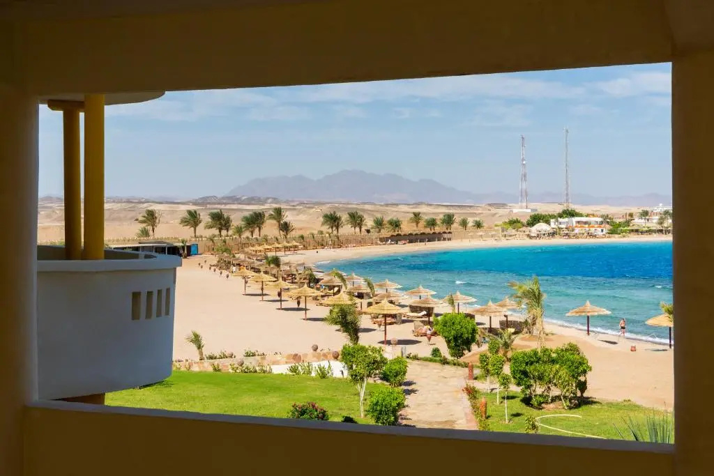 Beach & Waterfront