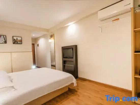 Superior Double room (full double bed)
