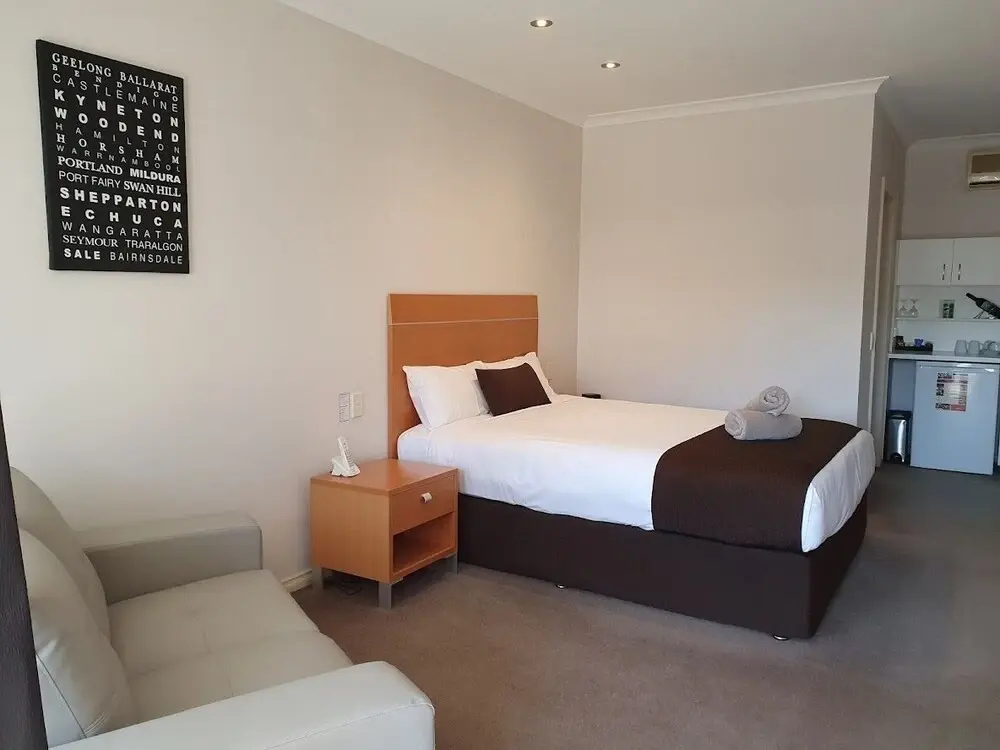 Executive Double Suite full double bed