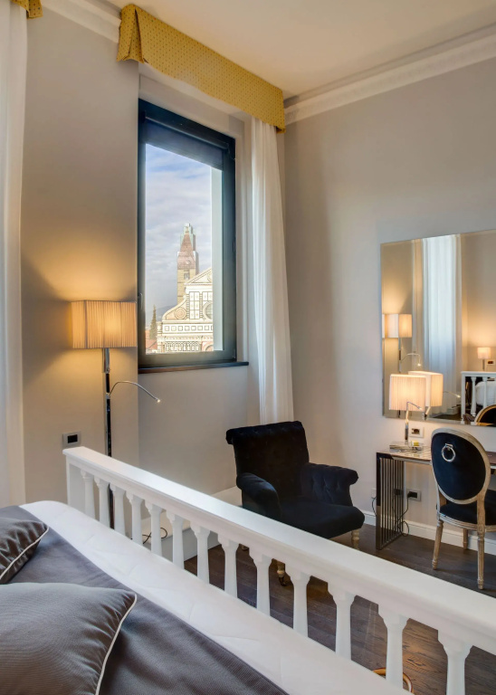 Double room with city view (full double bed)