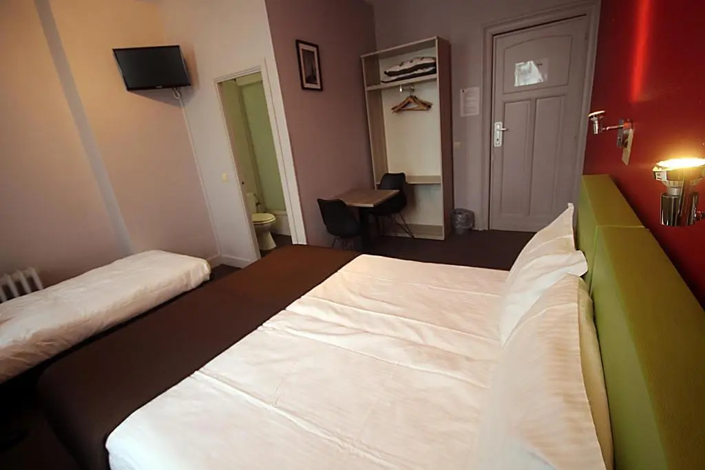 Triple room