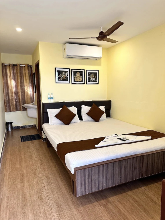 Economy room