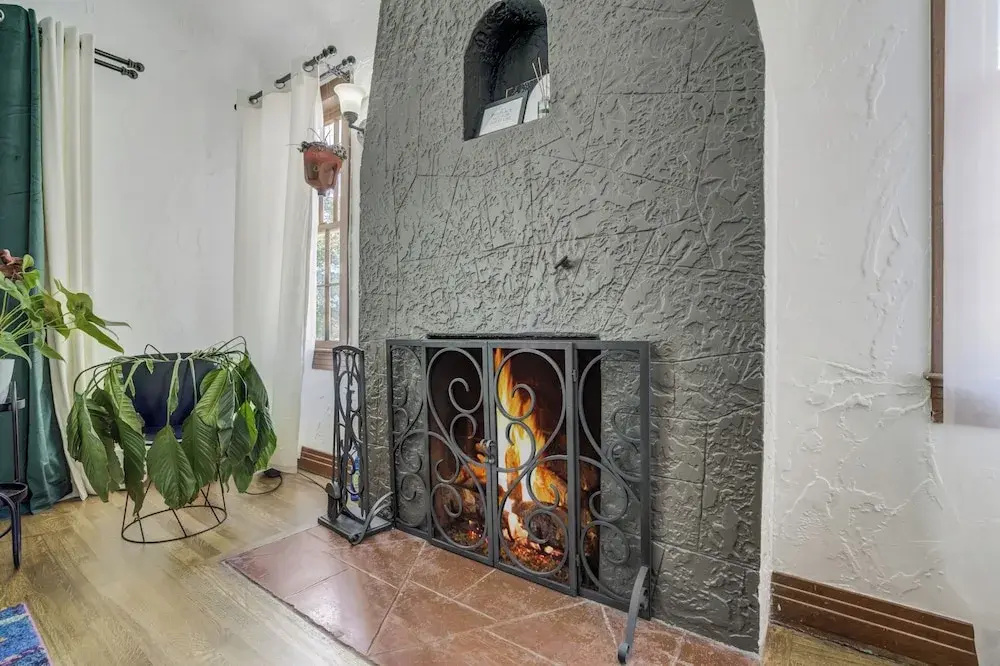 1318 E Pikes Peak