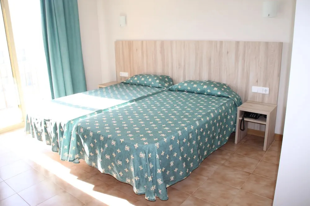 Standard Double room with balcony (full double bed)