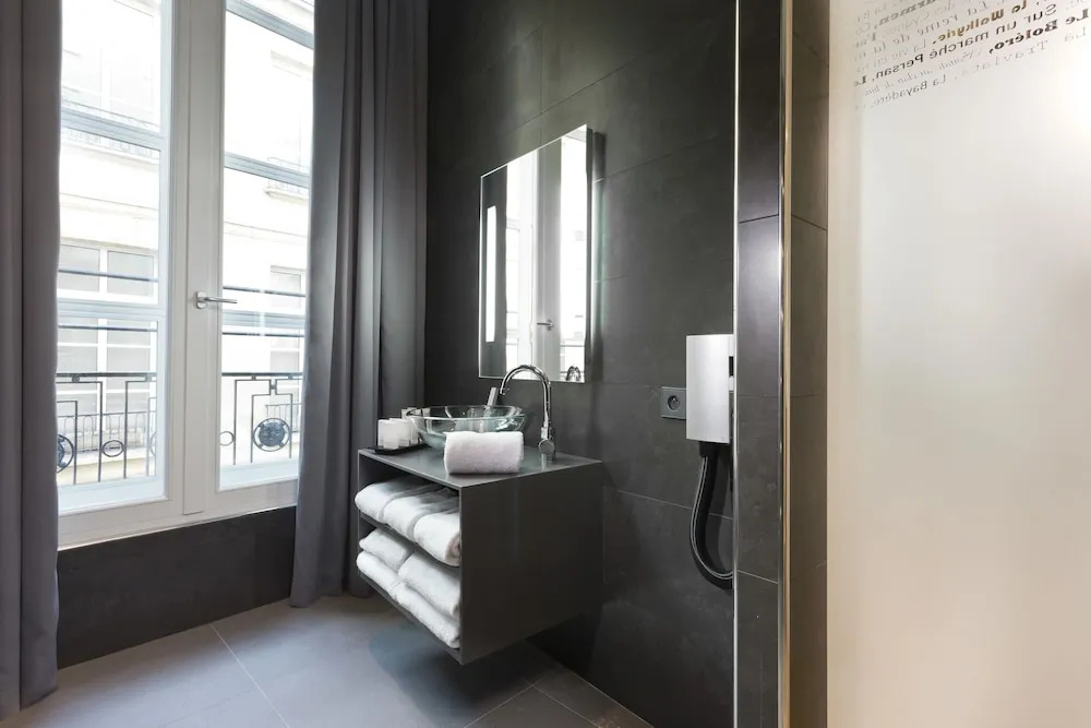 Lyric Hotel Paris 53