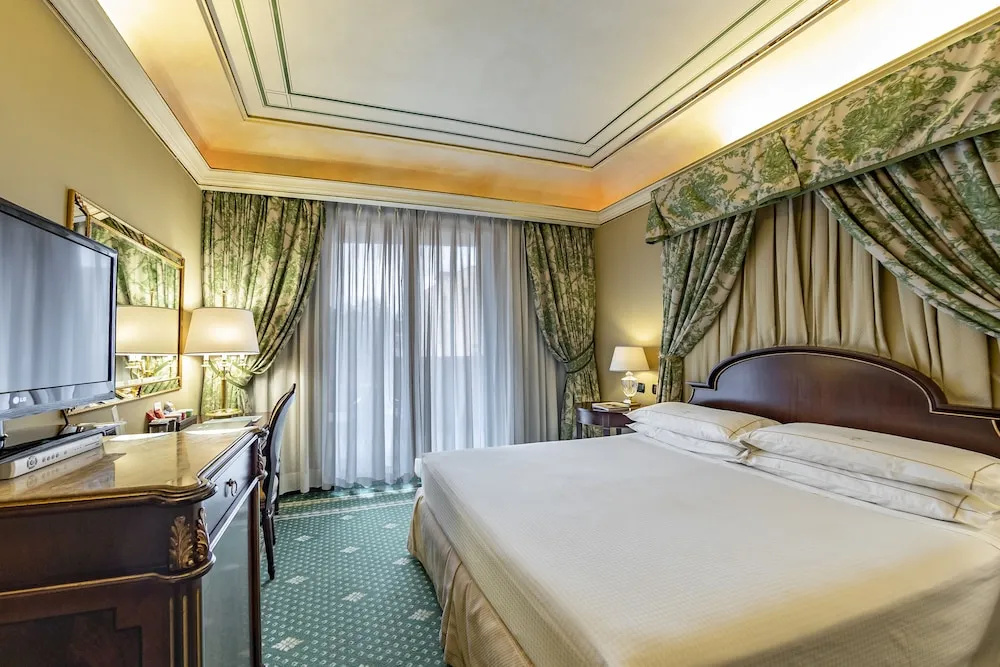 Classic Double room (full double bed)
