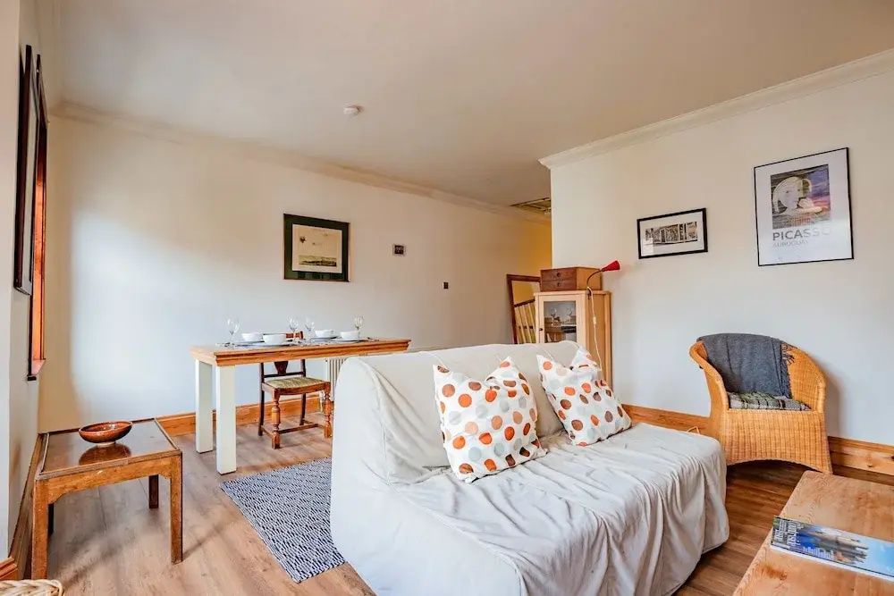 Host Stay Wellington Apartment - фото 20
