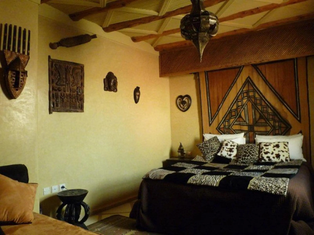 Double Suite (full double bed)