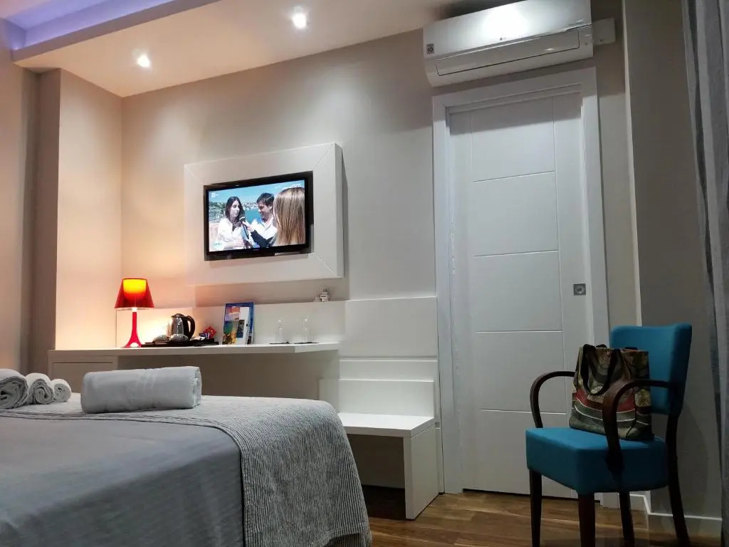 Deluxe Double room with balcony (full double bed)