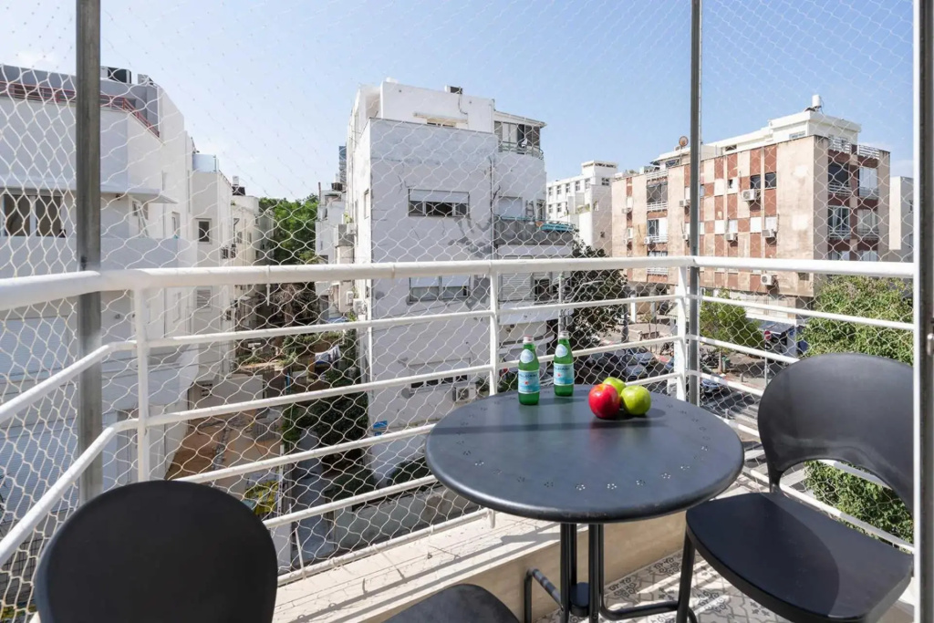 Cozy and Spacious by TLV2RENT