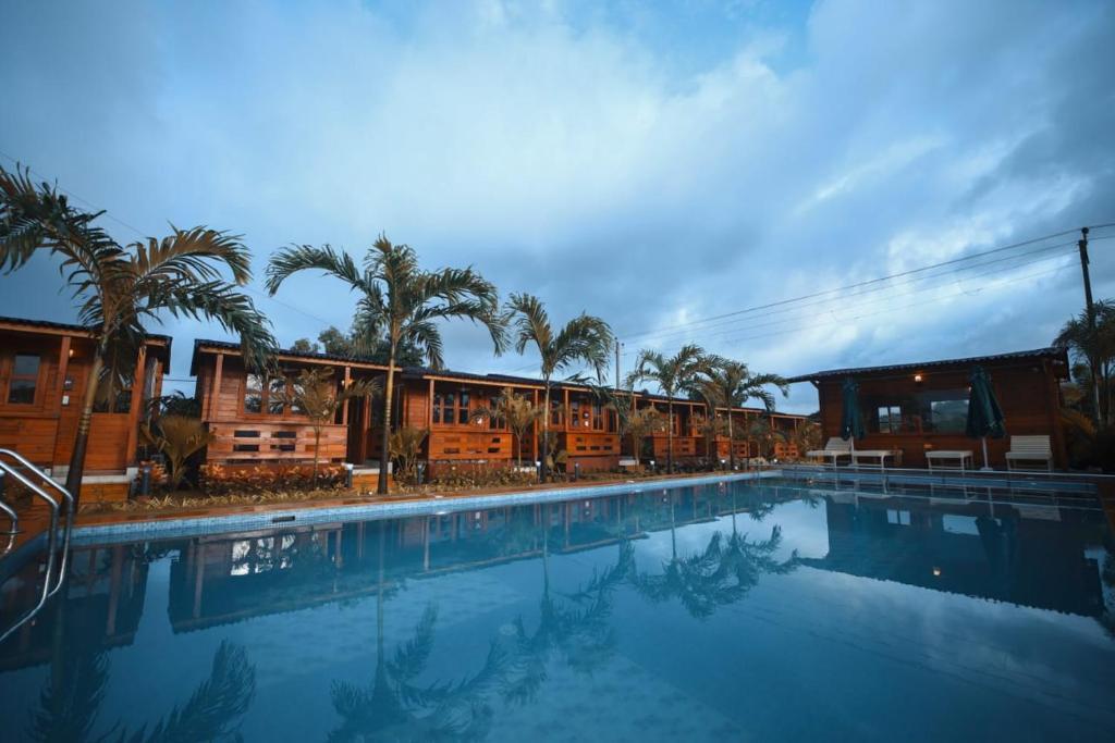 Grand Vatika Resort