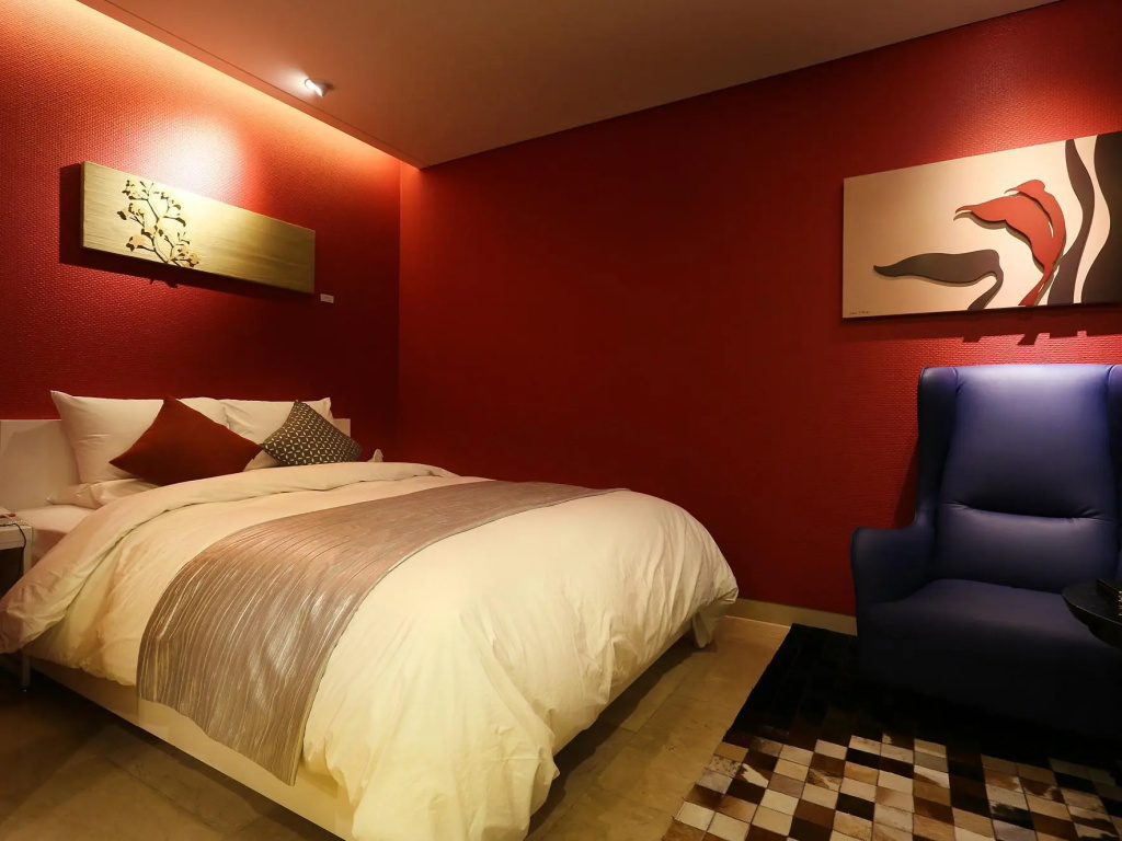 Deluxe Double room (full double bed)