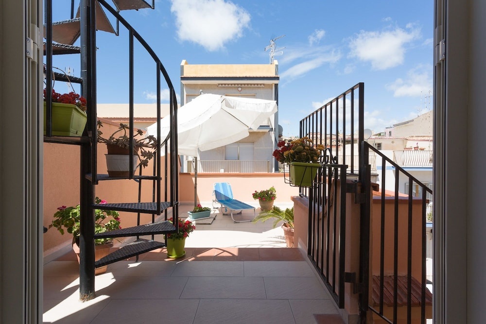 Balcony & Terrace