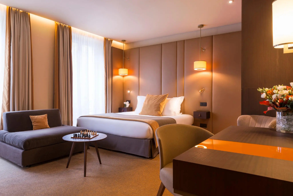 Deluxe Double room (full double bed)