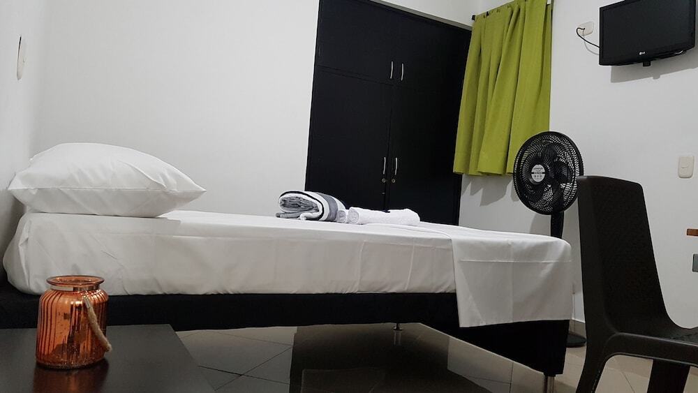 Двухместный номер Economy 2 отдельные кровати в Laureles Home