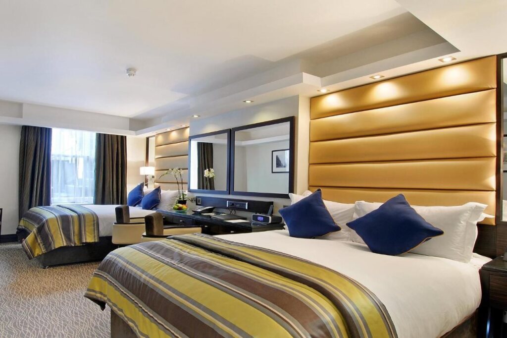 Park Grand Mayfair by null