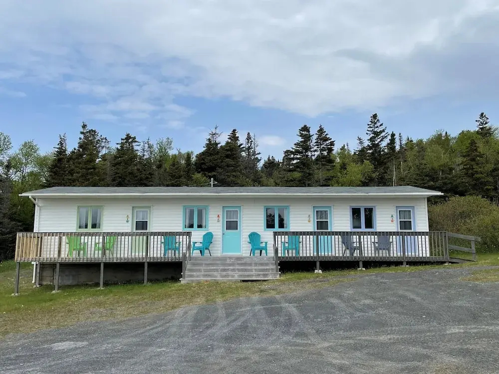 Buoy & Arrow Restaurant and Suites