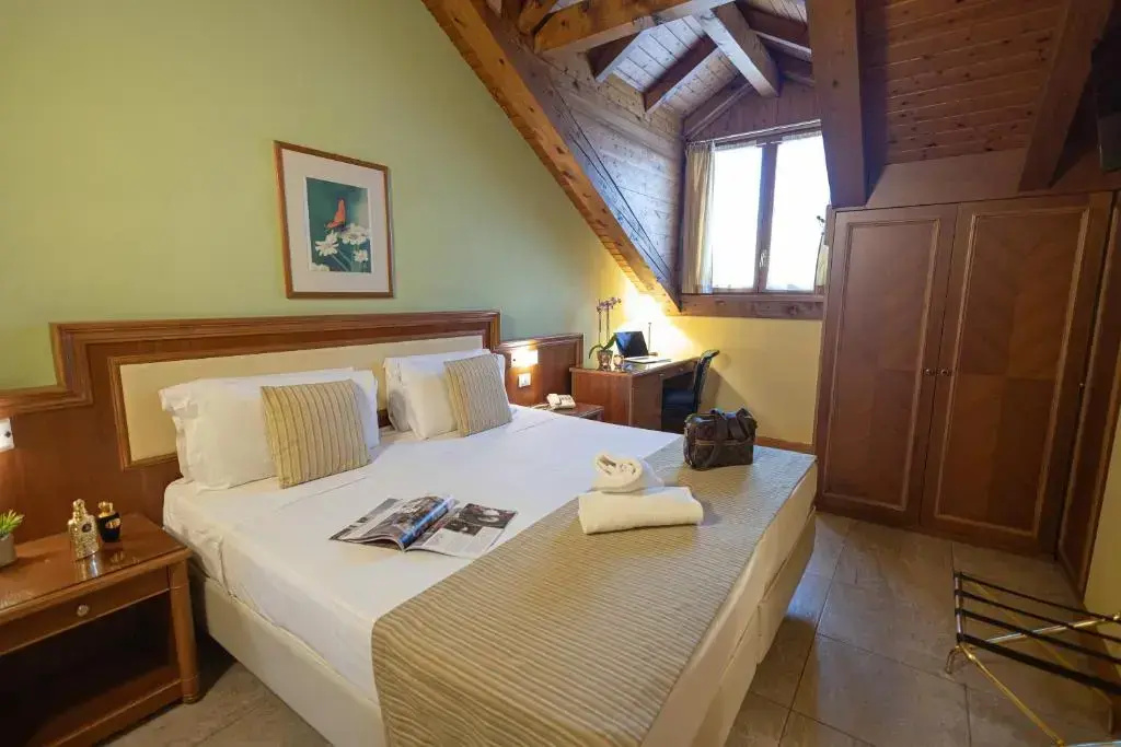 Standard Single Attic room