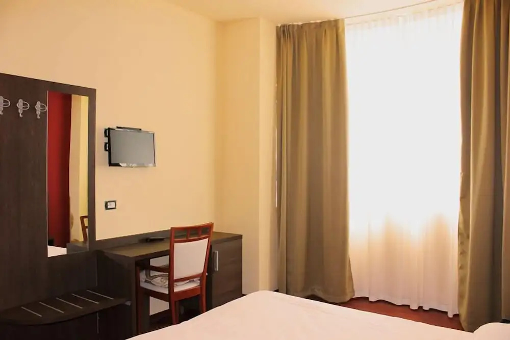 Superior Double room with balcony (full double bed)