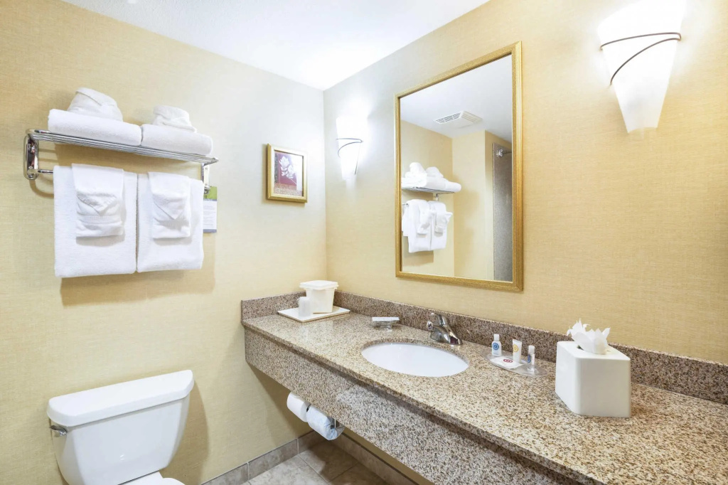 1 Bedroom Double Suite (full double bed)