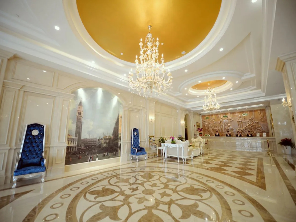 Lobby & Reception
