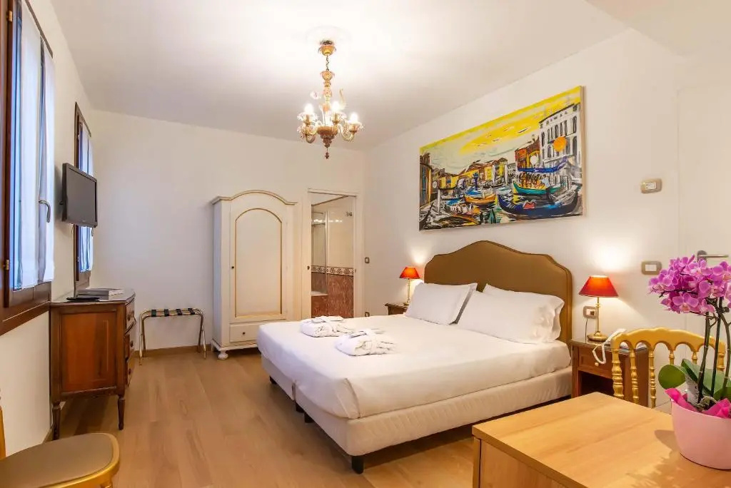 Hotel La Fenice Et Des Artistes - Chambres