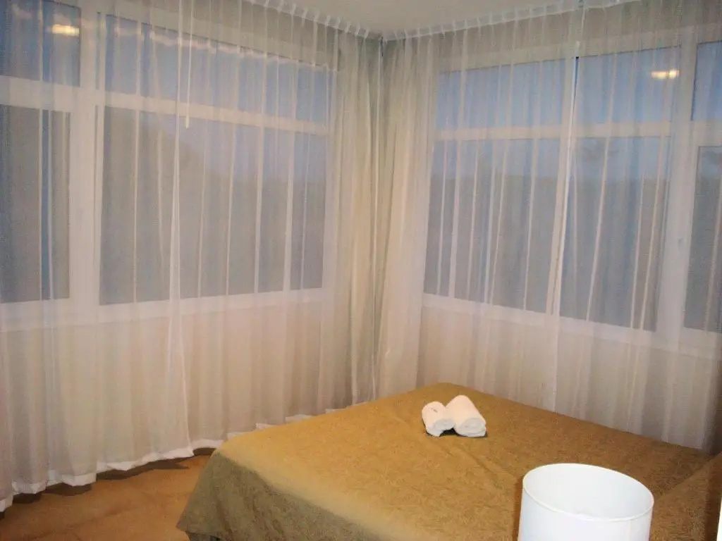 3 Bedrooms Apartment
