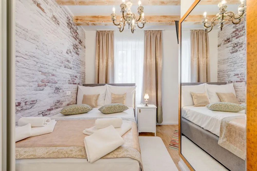 Economy Double room with courtyard view (full double bed)