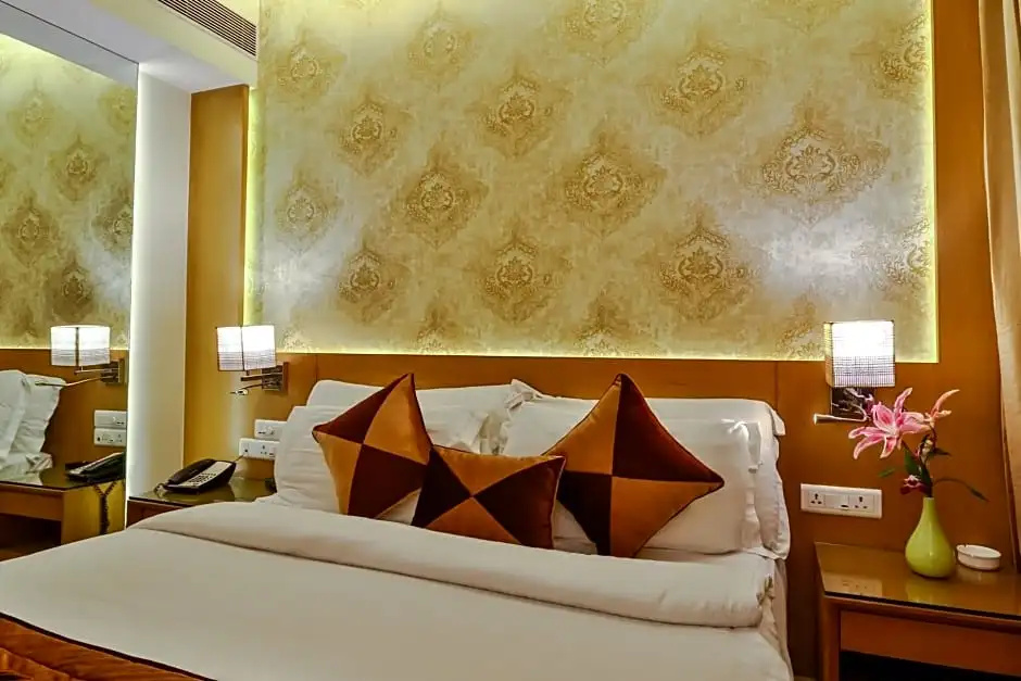 Deluxe Double room (full double bed)