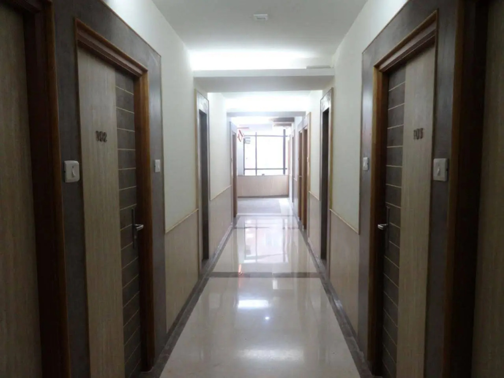 Lobby & Reception