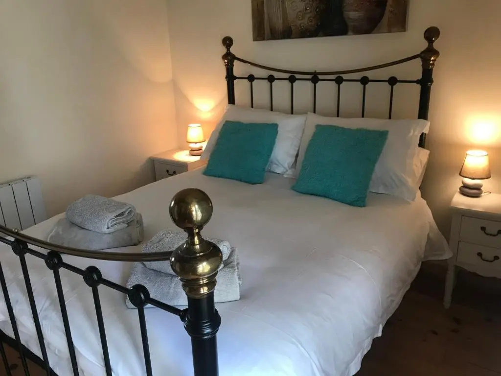 3 Bedrooms Cottage