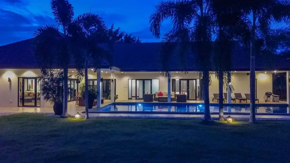 5 BR Pool Villa In Great Location - CV5