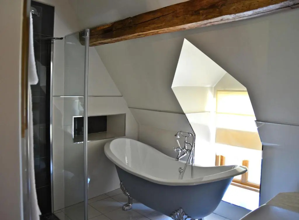 Comfort room