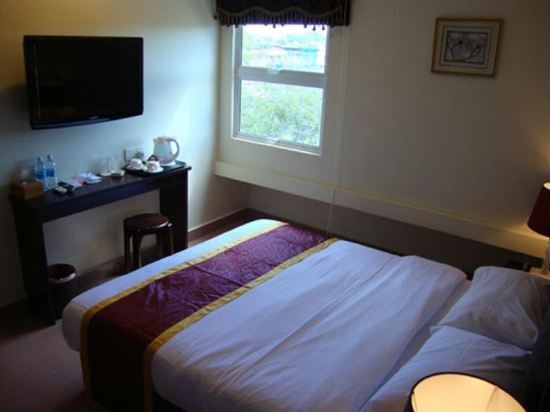 Dm Hotel