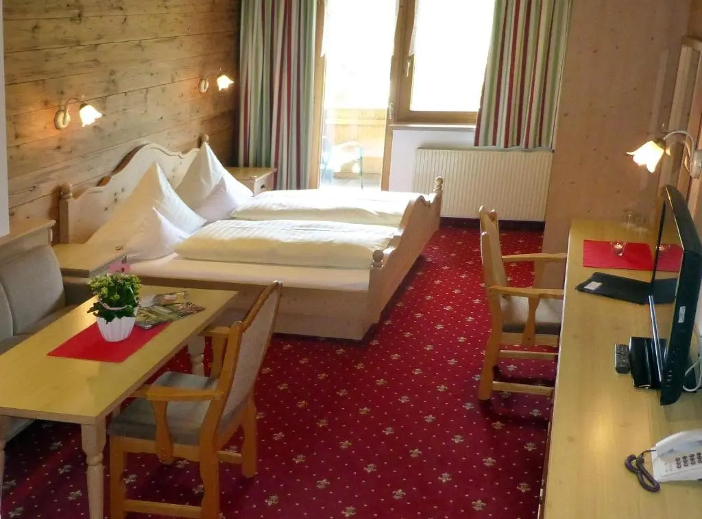 Standard Double room with balcony (full double bed)