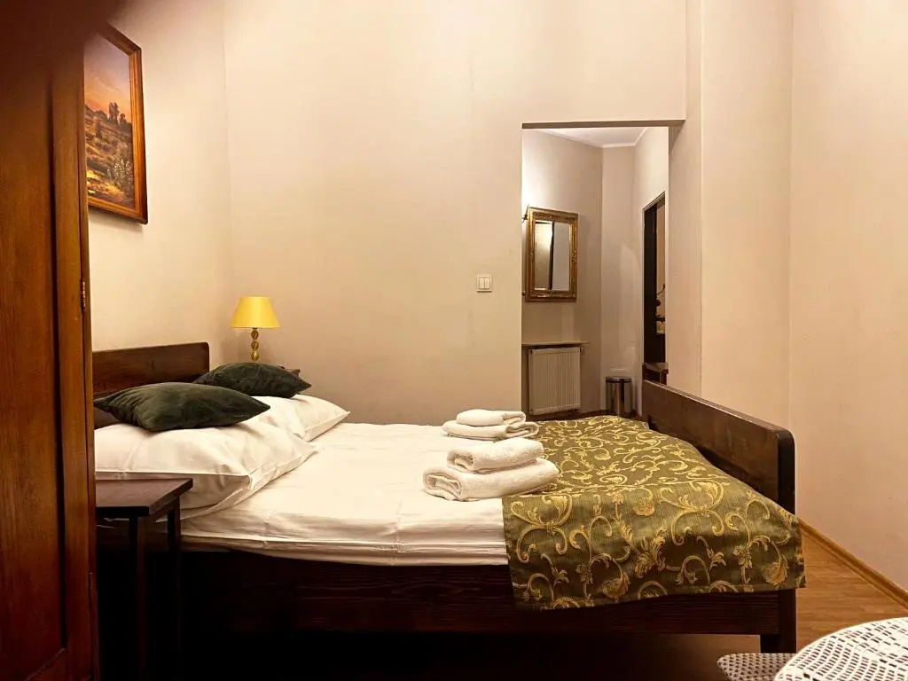 Economy room