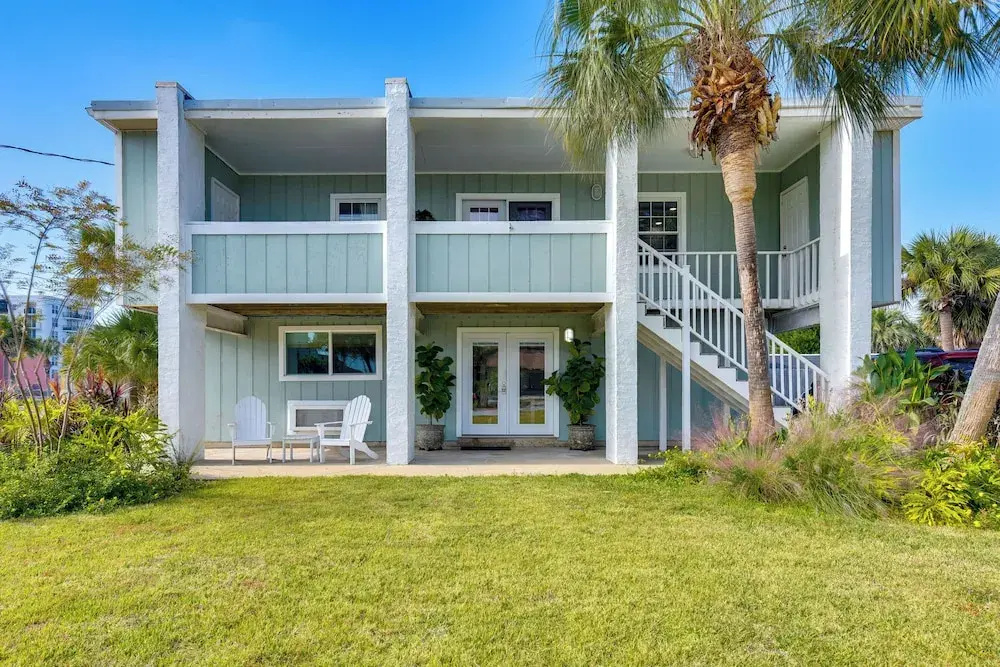 Steps to Sea! Okaloosa Island Gem w/ Outdoor Oasis