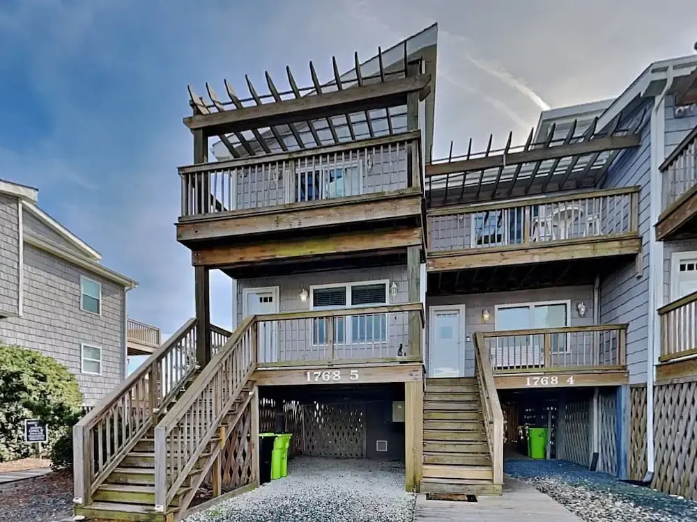 Pelican Nest by Topsail Realty
