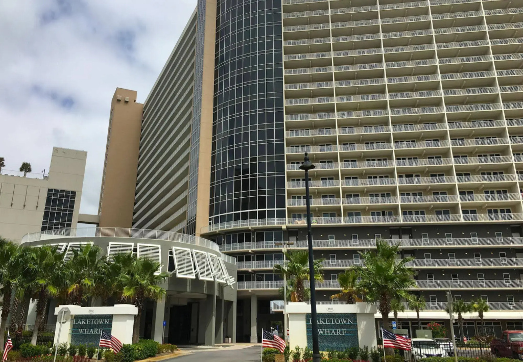 Laketown Wharf by Emerald View Resorts