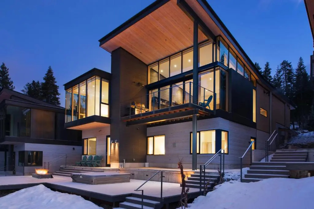 Luxury 4BD True Ski-In/Ski-Out Mid-Mountain Residence - Stellar Northstar