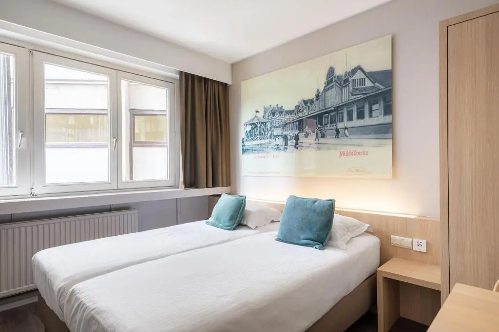 Standard Double room with courtyard view (full double bed)