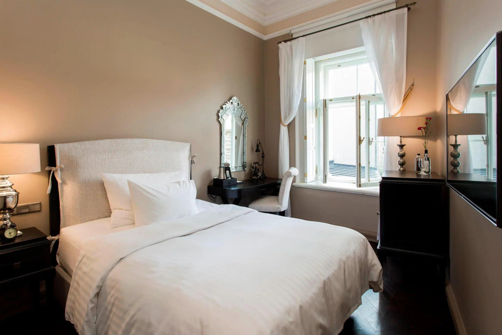 Comfort Double room with courtyard view (full double bed)