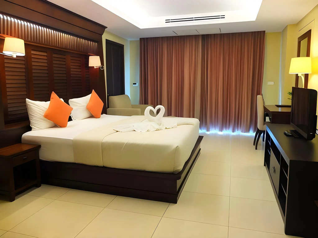 August Suites — 3